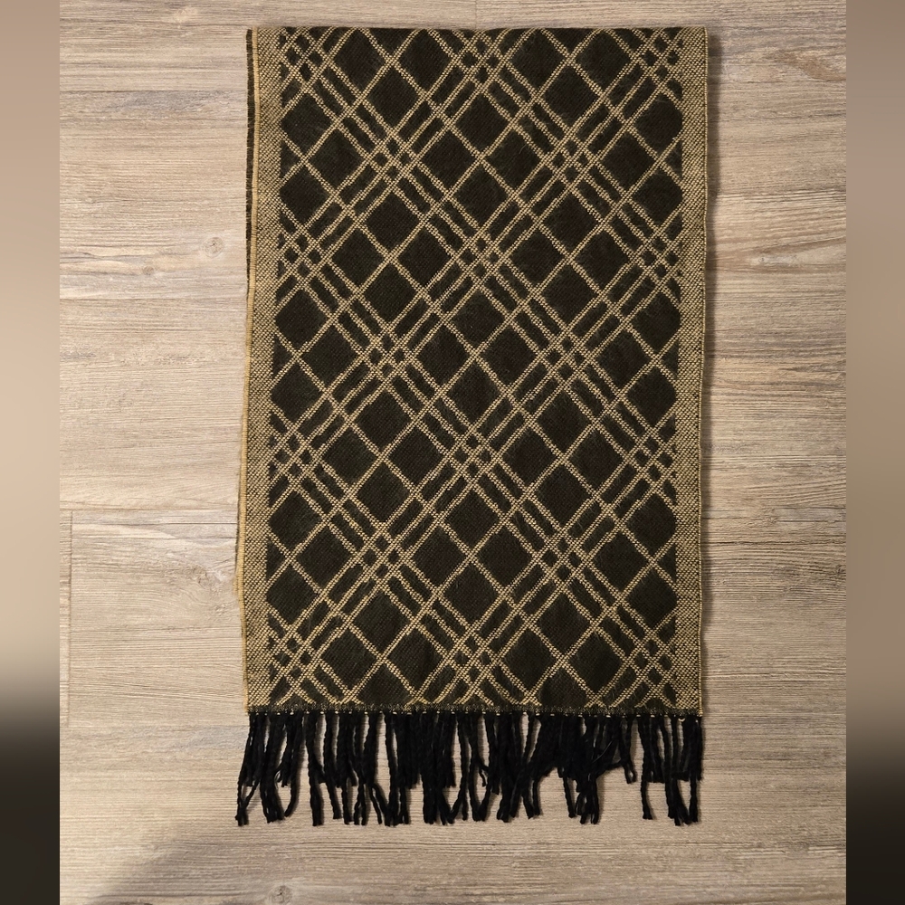 100% Cashmere Plaid Fringe Scarf